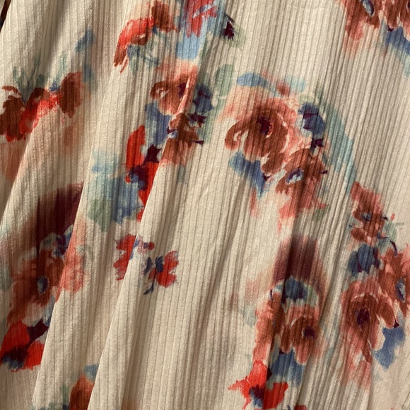 Long sleeve, open back, floral. Ribbed fabric. - Picture 2 of 5